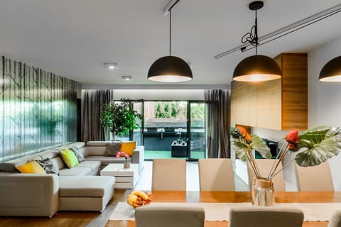 TV and multimedia, Seating area