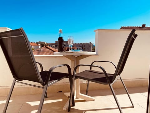 Balcony/Terrace, City view