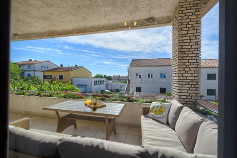 View (from property/room), Balcony/Terrace, Seating area