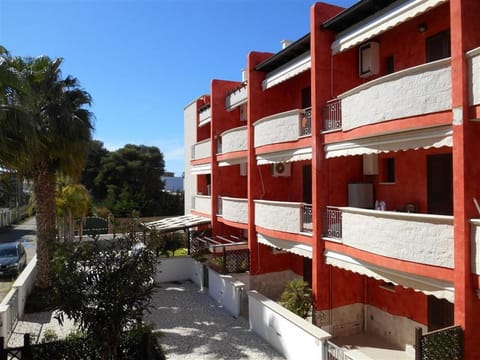 Property building, Day, View (from property/room), Balcony/Terrace