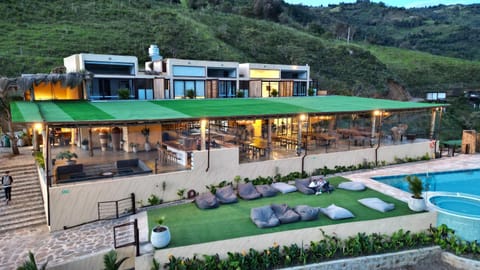 Property building, Natural landscape, Garden, Garden view, Mountain view, Pool view, Swimming pool, sunbed