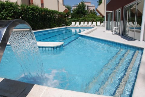Solarium, Swimming pool, Swimming pool