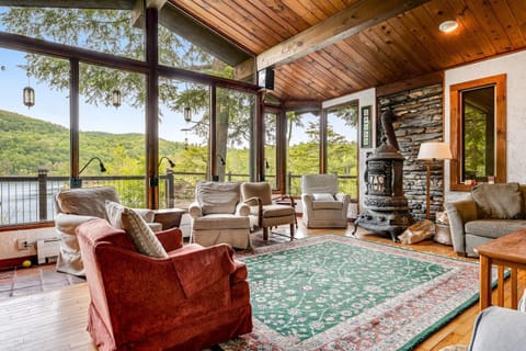 Beebe Lake House House in Lake Champlain