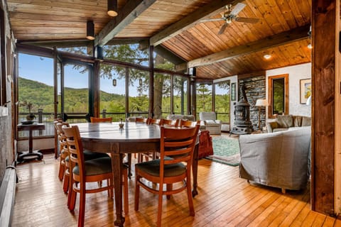 Beebe Lake House House in Lake Champlain