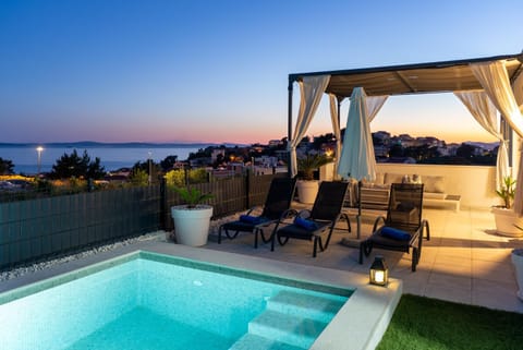 Property building, View (from property/room), View (from property/room), Sea view, Sea view, Swimming pool