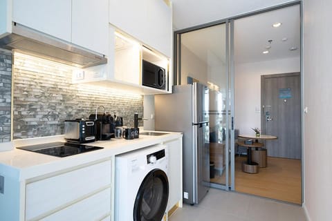 Coffee/tea facilities, Kitchen or kitchenette, dishwasher, minibar, oven, stove, toaster