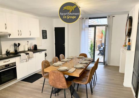 Kitchen or kitchenette, Dining area, kitchen