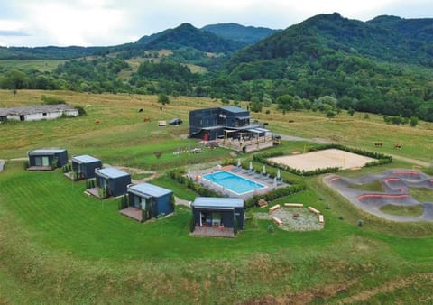 Property building, Spring, Day, Natural landscape, Bird's eye view, Evening entertainment, Mountain view, Pool view, Swimming pool, Swimming pool