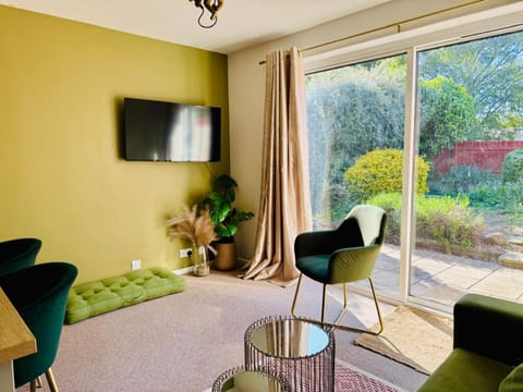 Communal lounge/ TV room, Living room