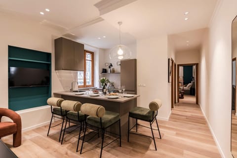 Living room, Dining area