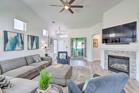 Yard and Fire Pit Family-Friendly Reno Home! House in Reno