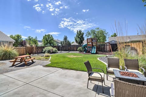 Yard and Fire Pit Family-Friendly Reno Home! House in Reno