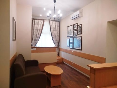 Communal kitchen, Area and facilities