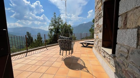 Balcony/Terrace, Mountain view