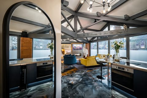 Architect's Loft Apartment in Windermere