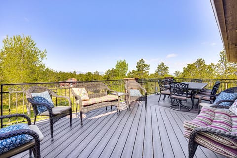 Hot Tub! Mtn-View Family Haven in Black Forest House in Black Forest