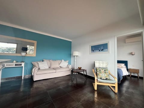 Excellent location - Sea Views Apartment in Villefranche-sur-Mer