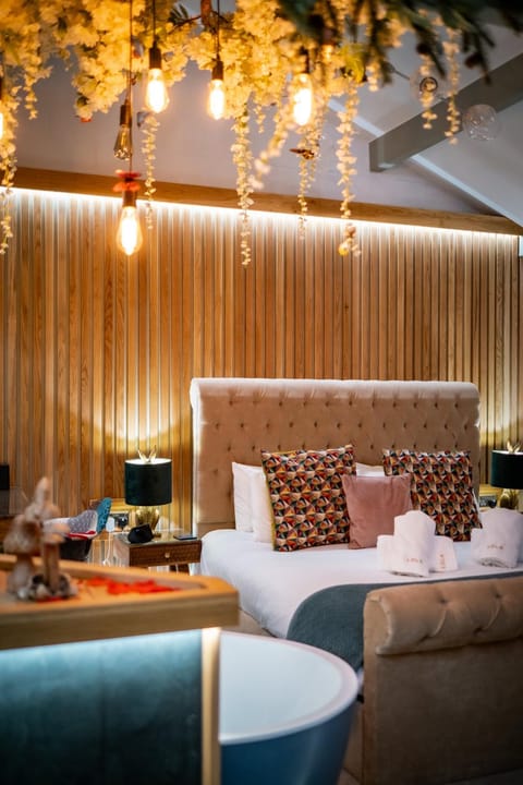 Queen's Loft Apartment in Windermere