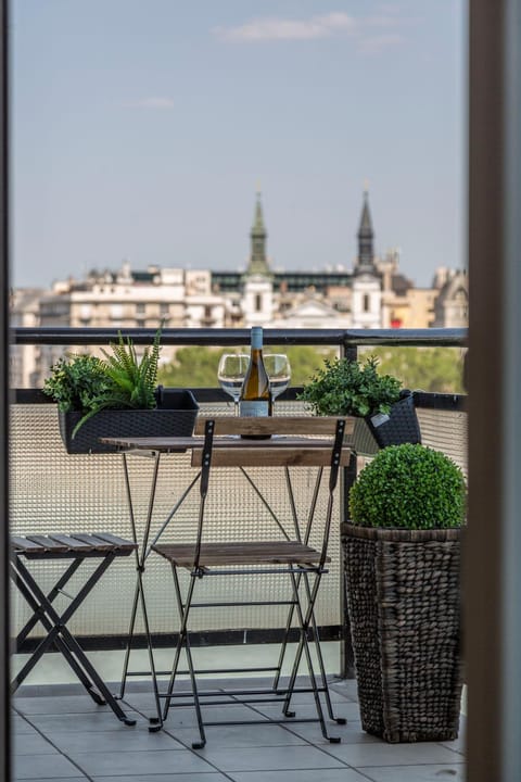 Patio, View (from property/room), Balcony/Terrace