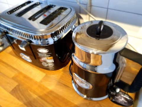 Cheerful 3 bedroom house with spacious garden House in Prestwich