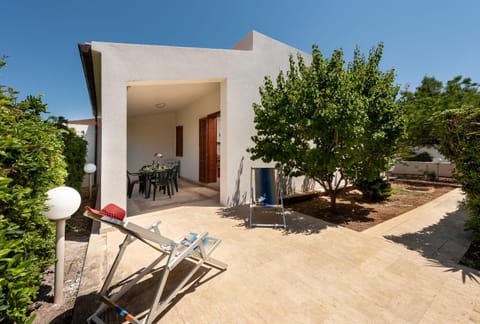 Property building, Day, Garden, Garden, Garden view, Garden view
