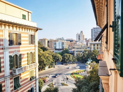 Neighbourhood, Street view