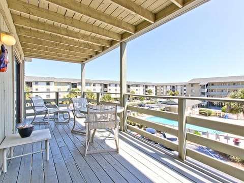 Balcony/Terrace, Seating area, Pool view, Swimming pool