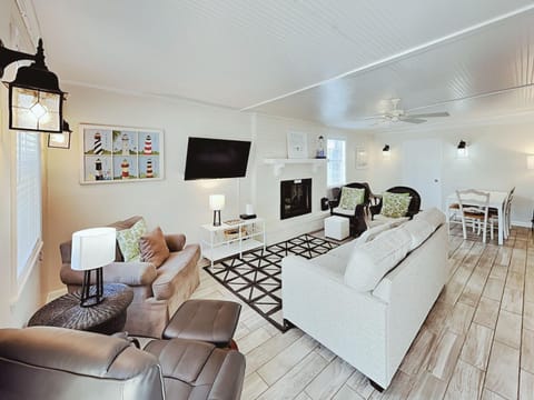 Horsepen Creek Cottage House in Tybee Island