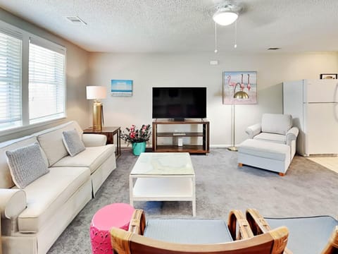 Latitude Adjustment B Apartment in Tybee Island