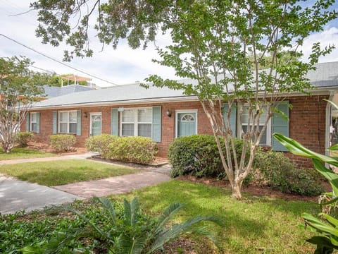 Latitude Adjustment B Apartment in Tybee Island