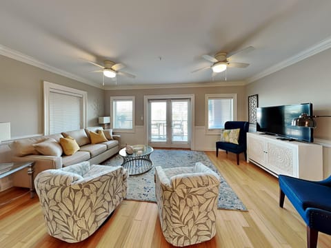 TV and multimedia, Living room, Seating area, furniture