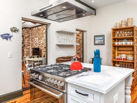 Waldburg Manor House in Savannah