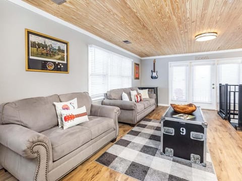 Free Bird House in Tybee Island