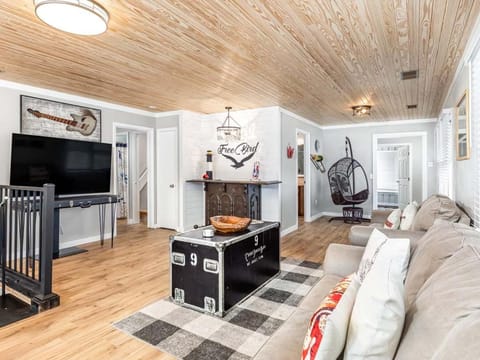 Free Bird House in Tybee Island