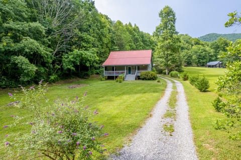 Pebble on The Creek House in Qualla