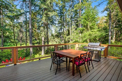 The Classy Cabin Cabin in Anderson Island