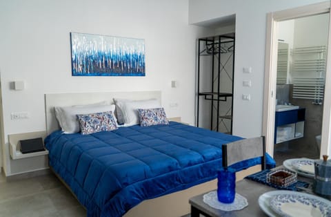 Bathroom, Coffee/tea facilities, Photo of the whole room, internet, wardrobe