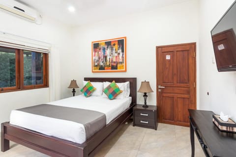 Bed, Photo of the whole room, air conditioner