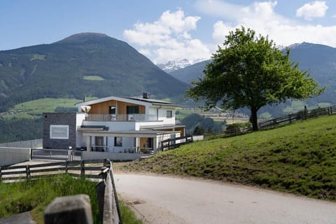 Property building, Day, Natural landscape, Mountain view