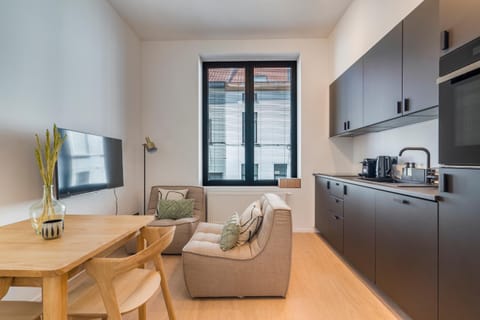 TV and multimedia, Kitchen or kitchenette, Seating area, Dining area, kitchen