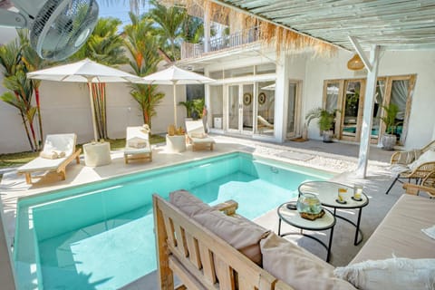 Day, Garden, View (from property/room), Seating area, Pool view, sunbed