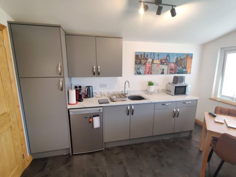 Bumble Bee Cabin Cabin in Copeland District