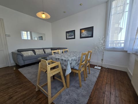 Living room, Dining area