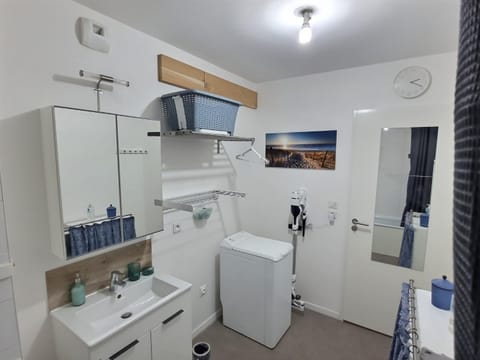 Bathroom, washing machine