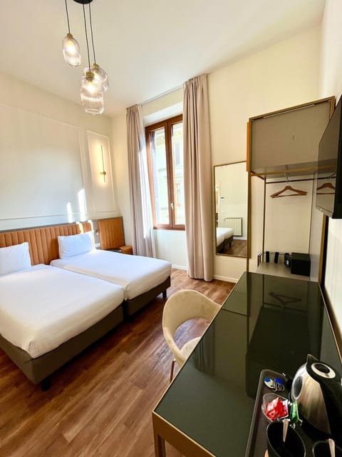 Bed, TV and multimedia, Photo of the whole room, Bedroom, safe, wardrobe
