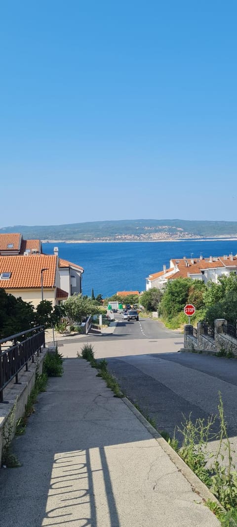 Sea view, Street view