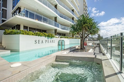 Hot Tub, Swimming pool