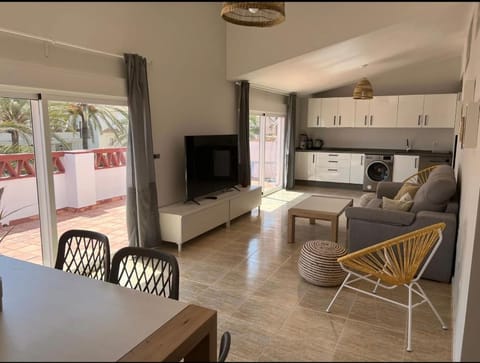 Lounge or bar, Seating area