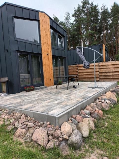 Property building, Day