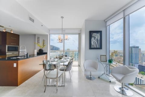 TV and multimedia, View (from property/room), Dining area